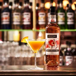 Vedrenne Crème de Pêche De Vigne Liqueur image