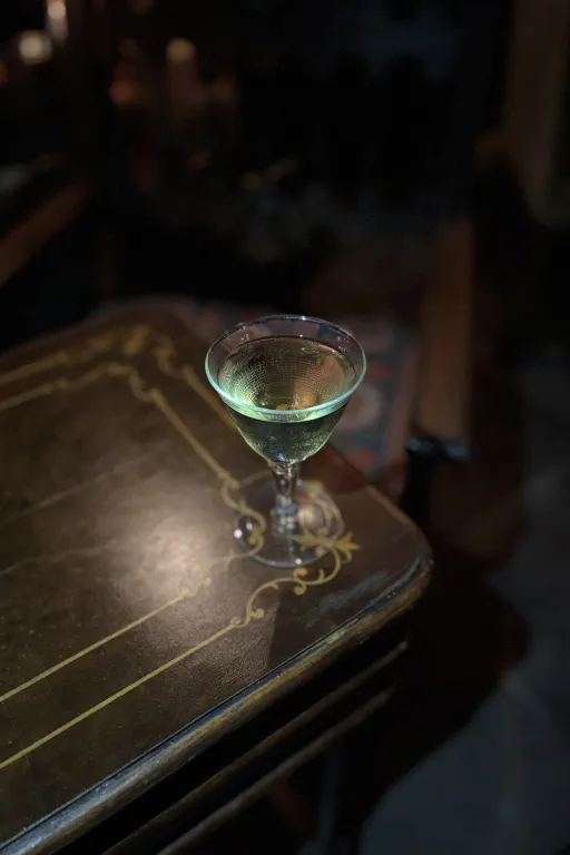 French girlfriend Image