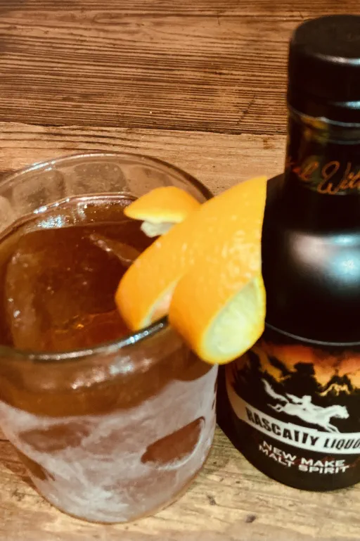 The Dumfries Kiss Image