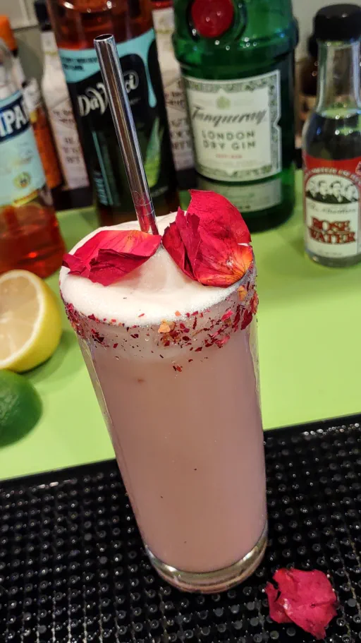 Roseberry Gin Fizz Image