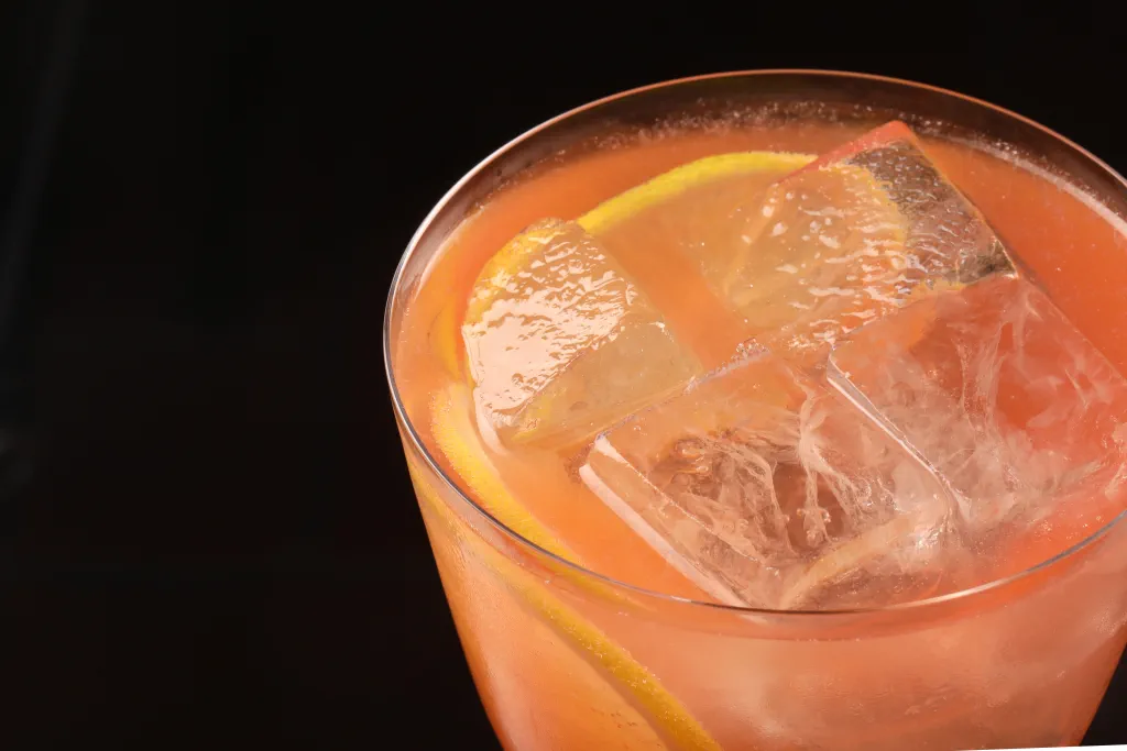 Amalfi Spritz lifestyle image