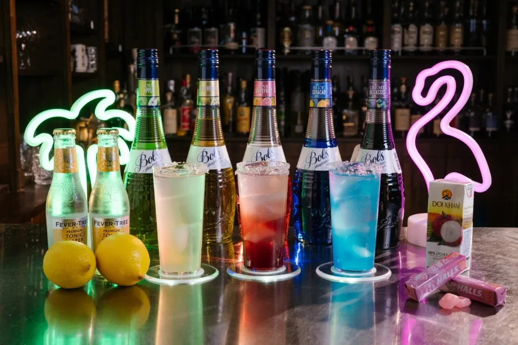 Neon Soul : The Spectrum of Persona