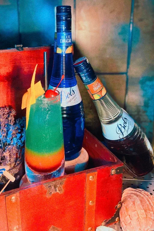 Rock with Bols
