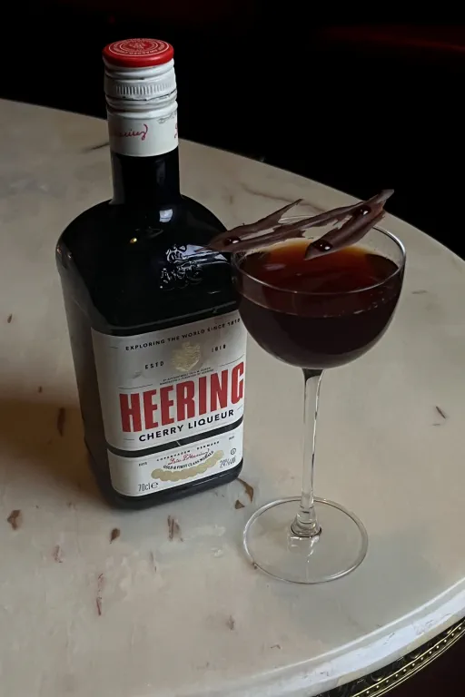 Mon Chéri, Minuit Image