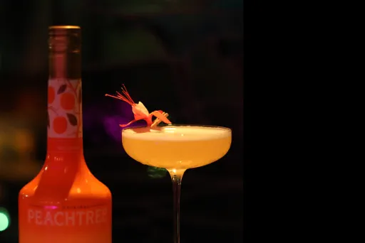 The Peach Star(s) Martini