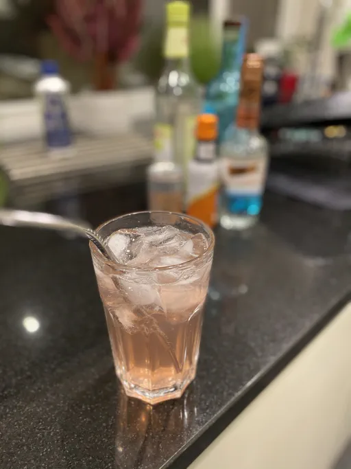 Gin sour and tonic Image