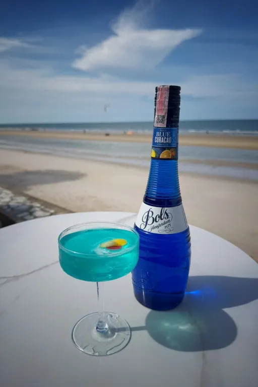 Akoya Blue Disco Image