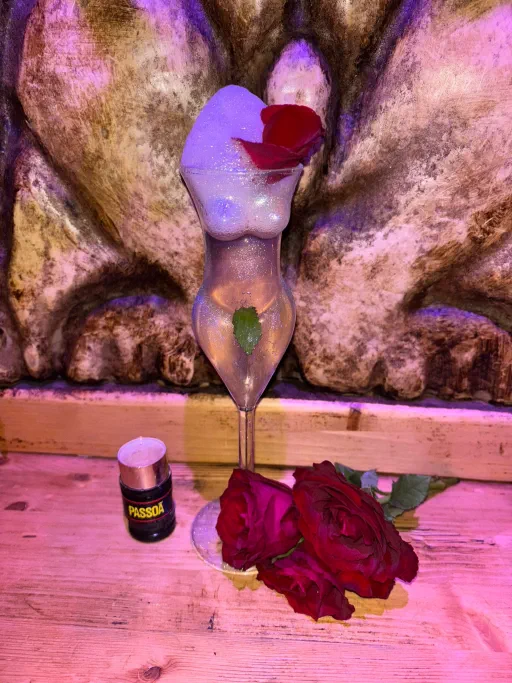 ONLY FANS MARTINI Image