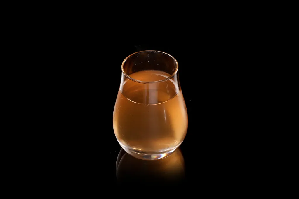Washington Apple Shot lifestyle image
