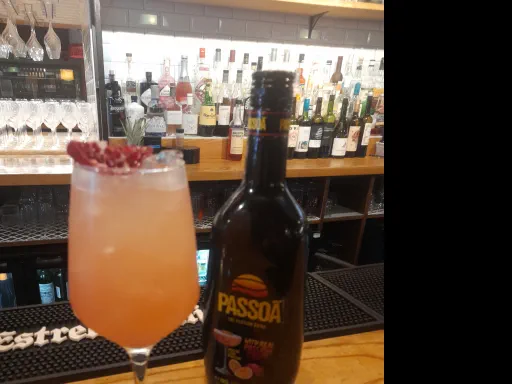La Tentadora (The Temptress) Image