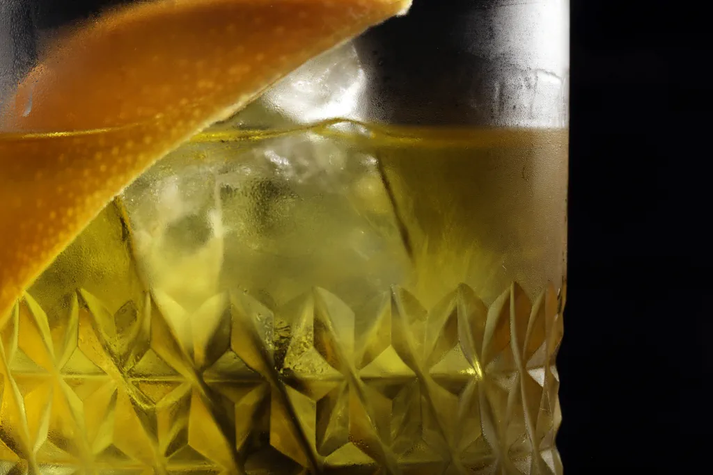 White Negroni lifestyle image