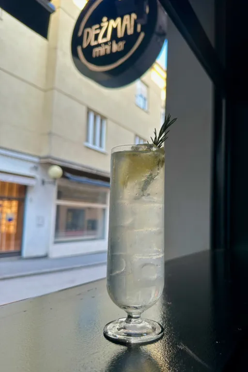 RoseMerry Go Round Image