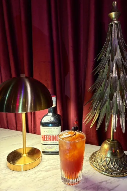 Scarlet Noel Cocktail Recipe | Master Bartender