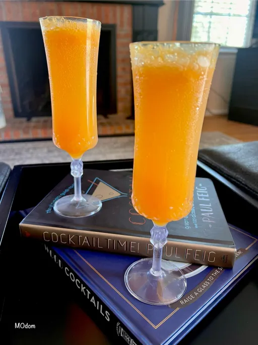 Mantling Mandarin Image