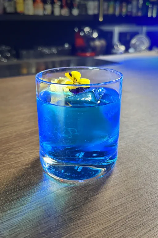Piña Azul Cocktail Recipe | Master Bartender