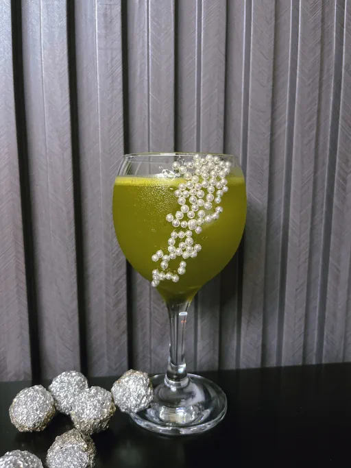 Triple G (Glitterball Green Goddess)