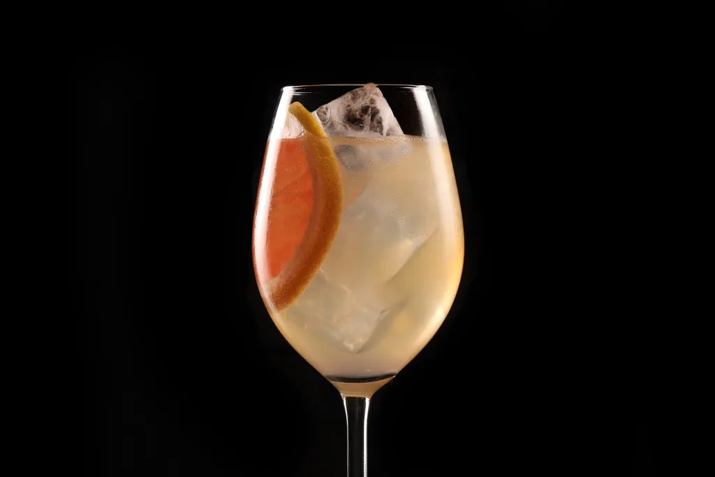 Pear & Grapefruit Spritz lifestyle image
