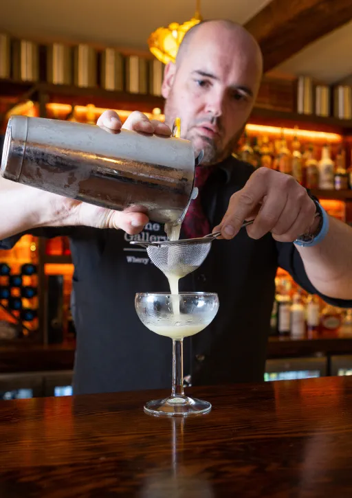 Gallery White Lady Image