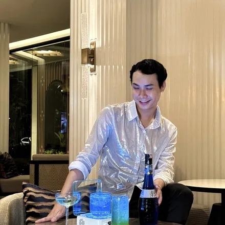 Anupong Promngam&rsquo;s avatar